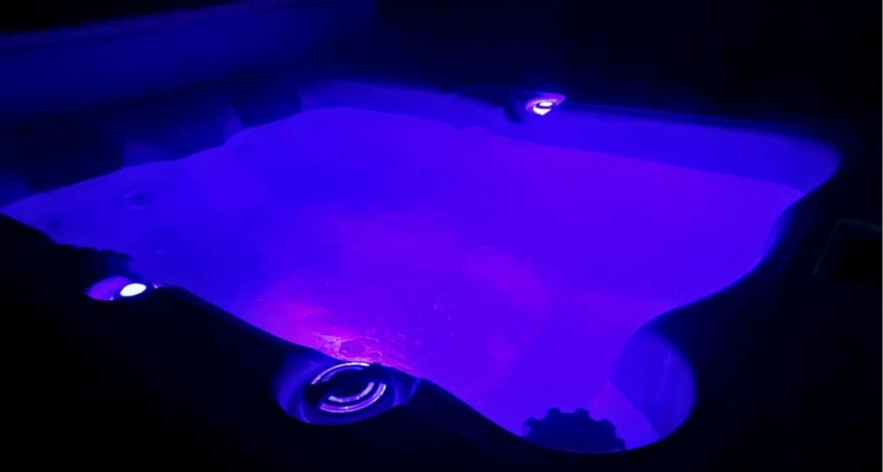 La Suite De Charme Du Mas De La Fontaine De Jonquier Avec Spa Privatif Séguret Exterior foto